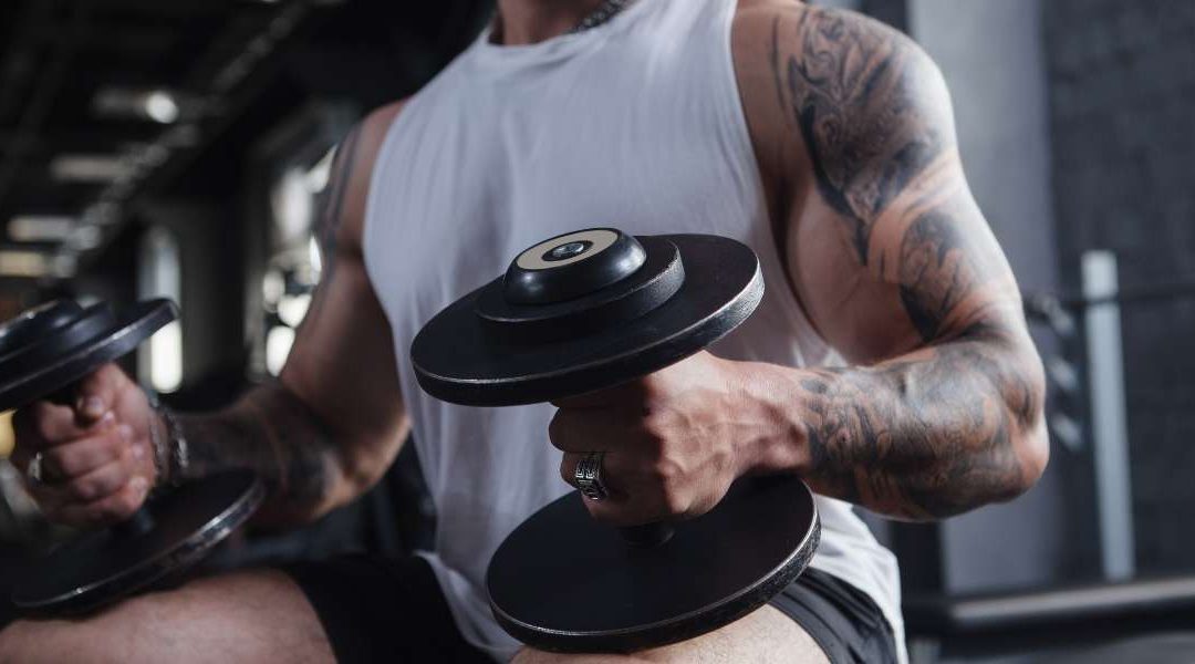 Hypertrophie musculaire : faut-il soulever lourd pour progresser ?